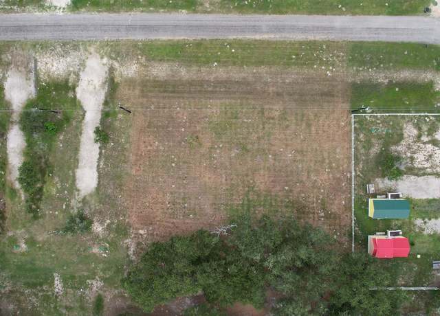 Property at 820 N Traylor Ave, Rockport, TX 78382