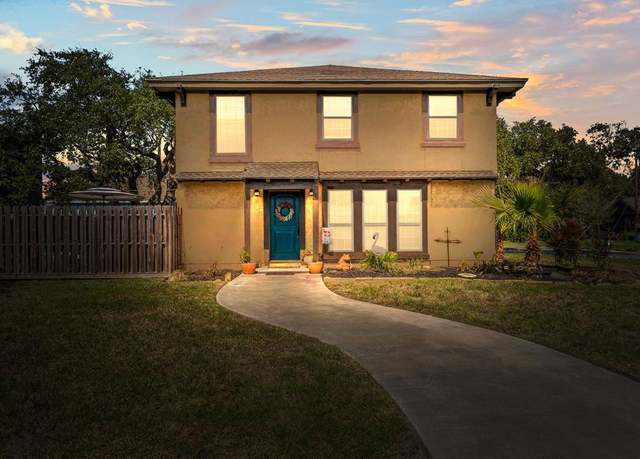 Property at 501 Fulton Ave, Rockport, TX 78382, 3 beds, 2.5 baths