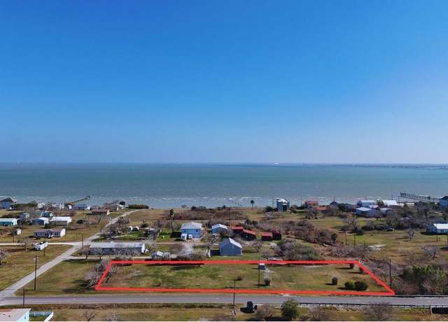 Property at 628 Third St, Refugio, TX 78340