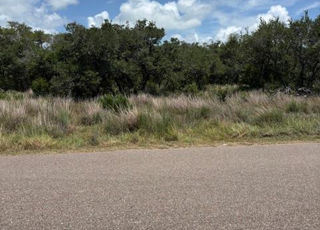 Property at 306 Villages Dr, Rockport, TX 78382