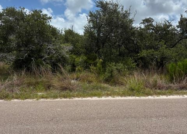 Property at 138 Crossing Ln, Rockport, TX 78382