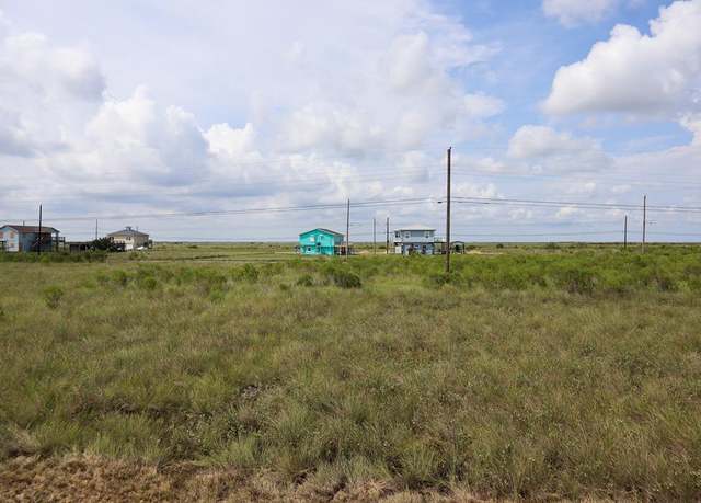 Property at 221 W Forest Oak Ln, Rockport, TX 78382