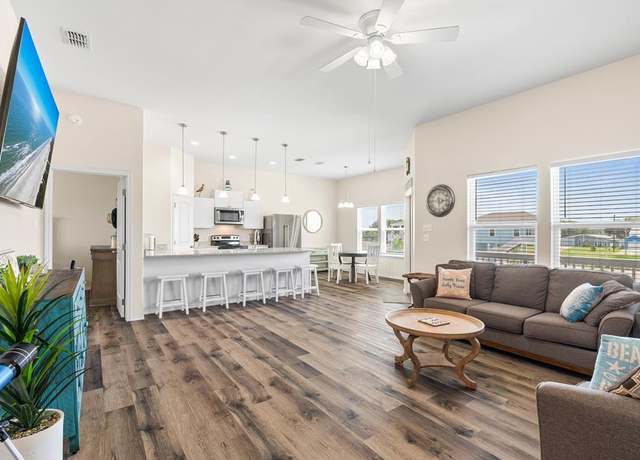 Property at 179 Paradise Dr, Rockport, TX 78382, 3 beds, 2 baths