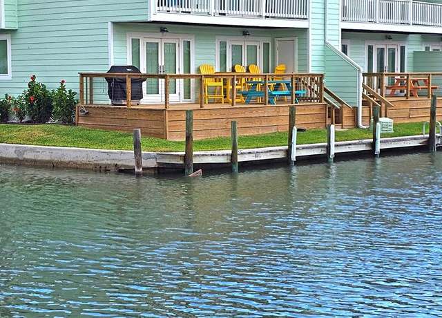 Property at 801 Sandollar Dr, Rockport, TX 78382, 2 beds, 2 baths