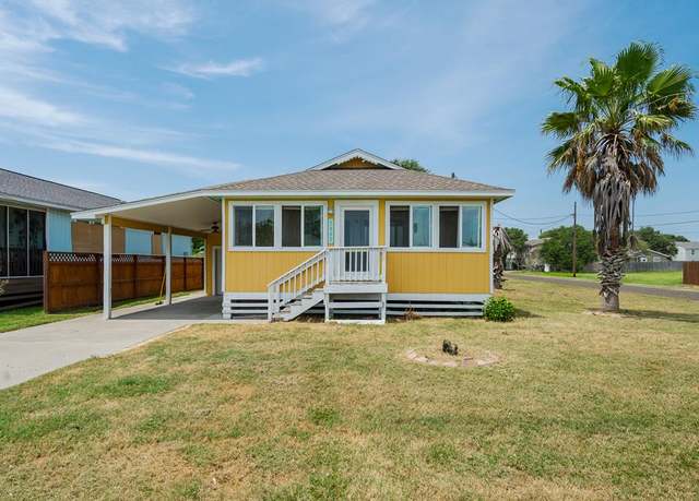 Property at 1003 S Pearl St, Rockport, TX 78382, 3 beds, 2 baths