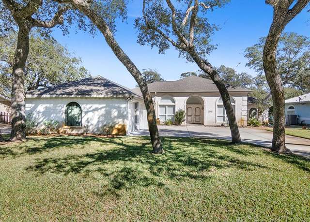 Property at 1913 Baywood Dr, Rockport, TX 78113, 4 beds, 3 baths