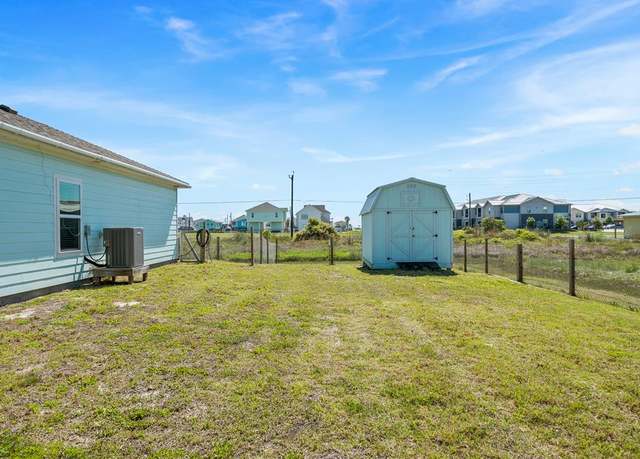 Property at 1526 S Pearl St, Rockport, TX 78382