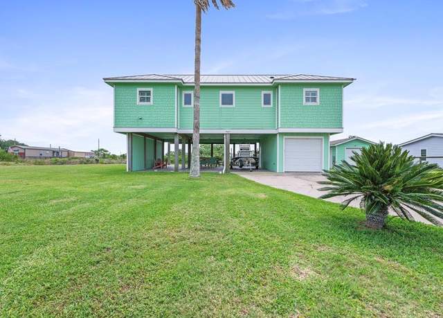 Property at 207 W Sagebrush Dr, Rockport, TX 78382, 3 beds, 2 baths