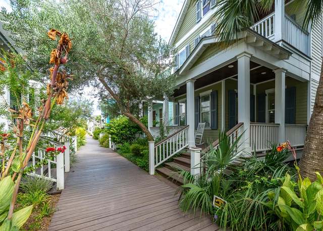Property at 412 Sailhouse Way, Rockport, TX 78382, 3 beds, 2.5 baths