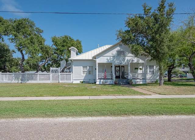 Property at 802 N Live Oak St, Rockport, TX 78382, 3 beds, 3 baths