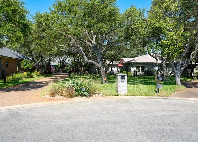 Property at 604 Silverado Dr, Rockport, TX 78382, 3 beds, 3 baths