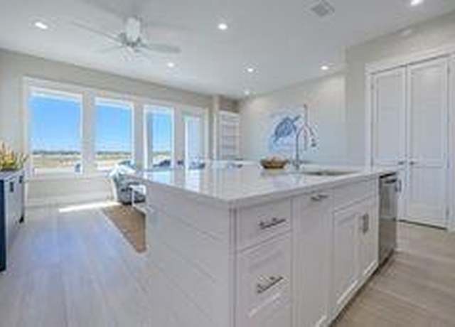 Property at 292 Reserve Lane #402 #402, Rockport, TX 78382, 2 beds, 2.5 baths