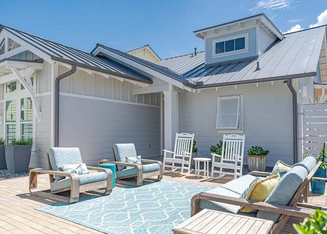 Property at 114 Reserve Ln, Rockport, TX 78382, 4 beds, 3 baths