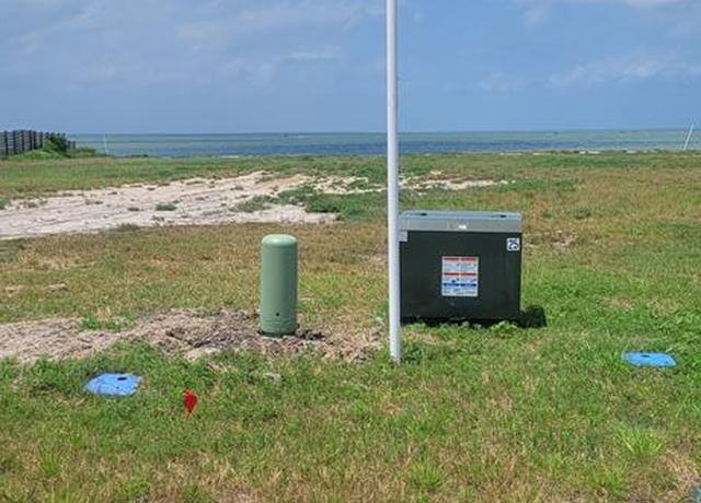 Property at 2 Tradewinds Cir, Rockport, TX 78382