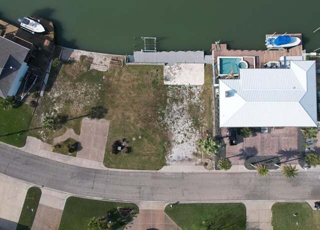 Property at 31 Flamingo Rd, Rockport, TX 78382