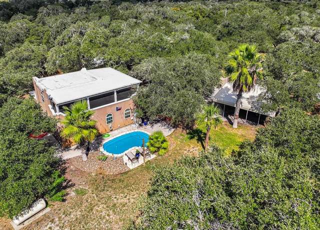 Property at 44 Twelfth St, Rockport, TX 78382, 4 beds, 3 baths