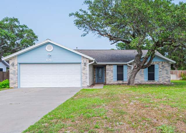 Property at 1016 Hickory Ave, Rockport, TX 78382, 3 beds, 2 baths