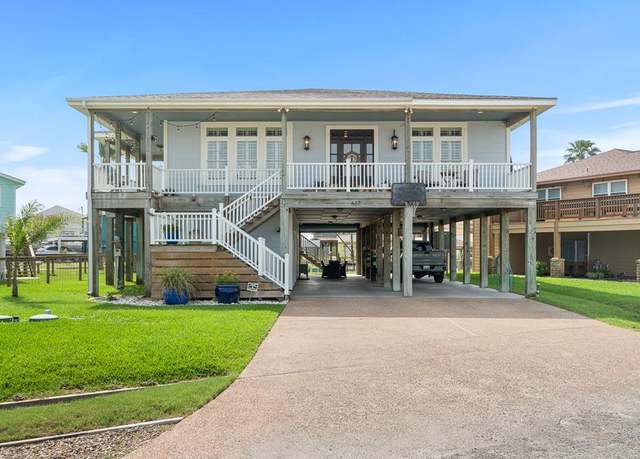 Property at 627 Copano Ridge Rd, Rockport, TX 78382, 4 beds, 3 baths
