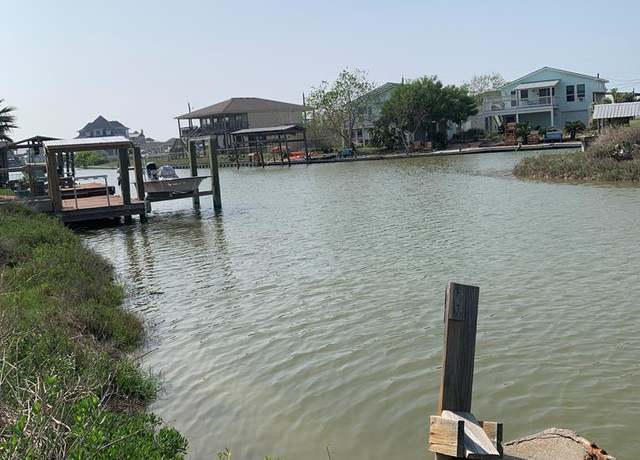 Property at 352 E Sagebrush Dr, Rockport, TX 78382