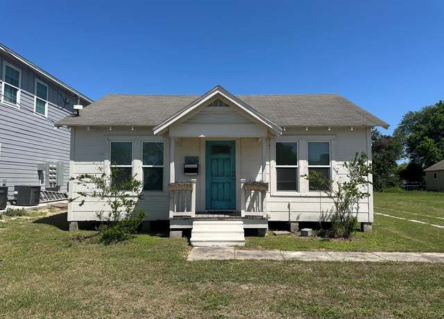Property at 506 N Alamo St, Refugio, TX 78377, 2 beds, 1 bath