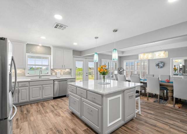 Property at 120 Pintail Ln, Rockport, TX 78382, 3 beds, 2 baths