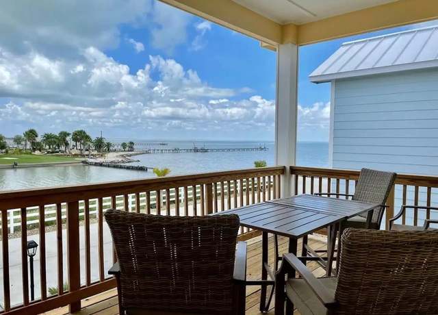 Property at 3433 Loop 1781 Unit 8, Rockport, TX 78382, 3 beds, 2.5 baths