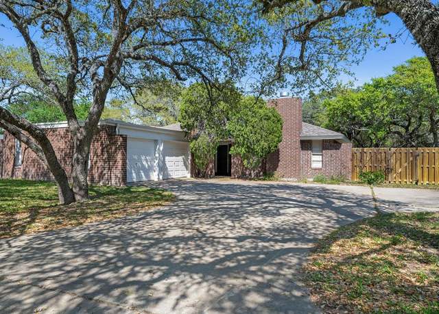 Property at 2014 Crescent Ct, Rockport, TX 78382, 3 beds, 2 baths