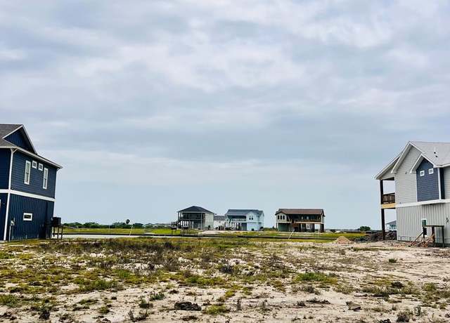 Property at 17 Tradewinds Cir, Rockport, TX 78382