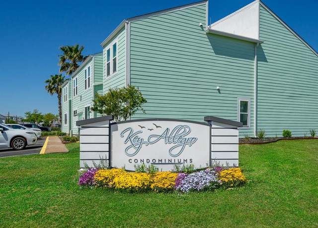 Property at 708 Lauderdale Dr, Rockport, TX 78382, 2 beds, 2 baths