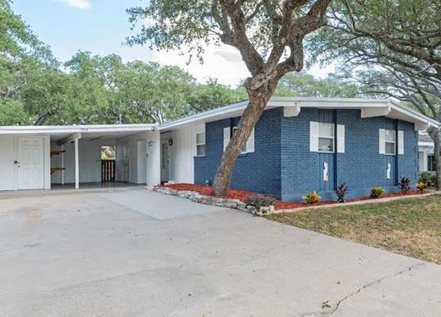 Property at 1904 Bay Ave, Rockport, TX 78382, 3 beds, 1.5 baths