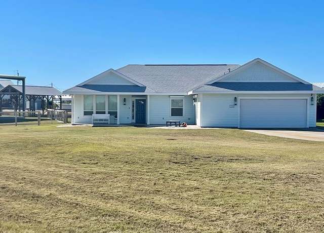 Property at 104 Canvas Back Ln, Rockport, TX 78382, 3 beds, 2.5 baths