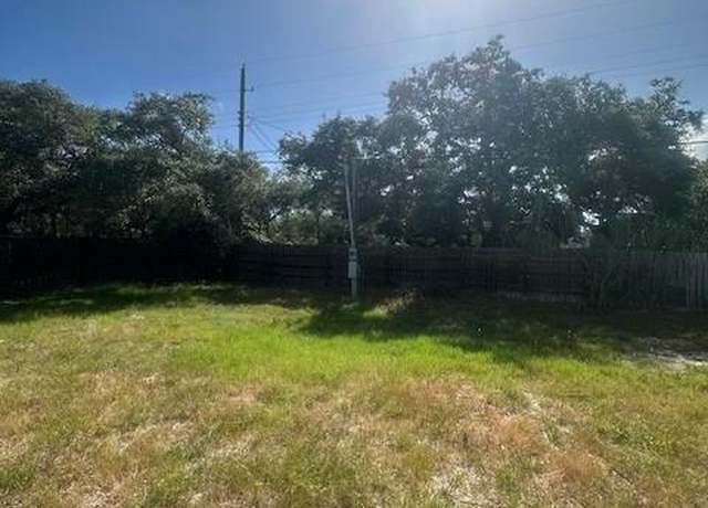 Property at 626 Pine Ave, Rockport, TX 78382