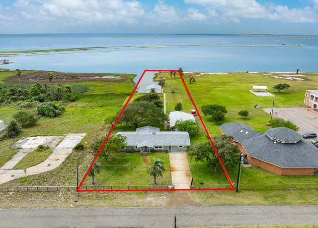 Property at 140 Front St, Rockport, TX 78382, 3 beds, 2 baths