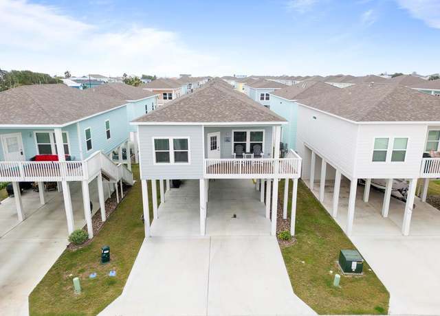 Property at 107 Caledonia Dr, Rockport, TX 78382, 3 beds, 2 baths