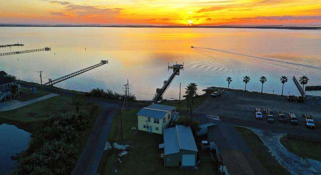 Photo of 192 Lamar Beach Rd, Rockport, TX 78382