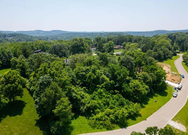 Property at 9 Kensington Dr, Chillicothe, OH 45601