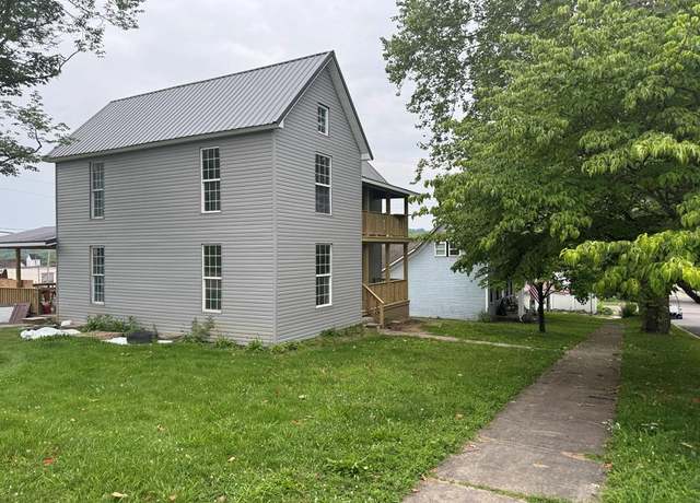 Property at 224 E A St, Wellston, OH 45692, 4 beds, 2 baths
