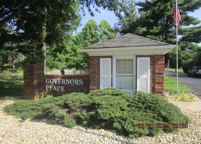 Property at 304 Constitution Dr, Chillicothe, OH 45601, 2 beds, 2.5 baths