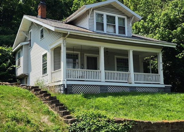 Property at 134 Belleview Ave, Chillicothe, OH 45601, 3 beds, 1 bath