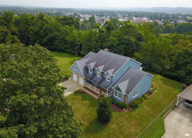 Property at 219 Grandview Ave, Waverly, OH 45690, 4 beds, 2.5 baths