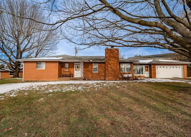 Property at 1460 N Court St, Circleville, OH 43113, 3 beds, 2.5 baths