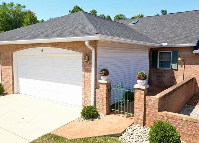 Property at 4 John St, Chillicothe, OH 45601, 2 beds, 2 baths