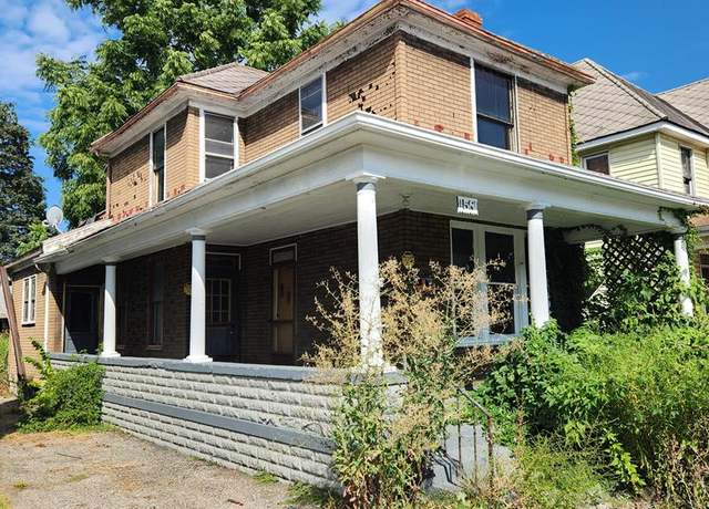Property at 158 N Sugar St, Chillicothe, OH 45601, 3 beds, 1 bath
