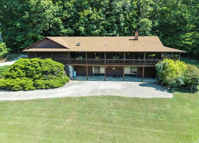 Property at 818 Prussia Rd, Waverly, OH 45690, 4 beds, 3 baths