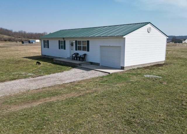 Property at 2025 Little Creek Rd, Frankfort, OH 45628, 3 beds, 2 baths