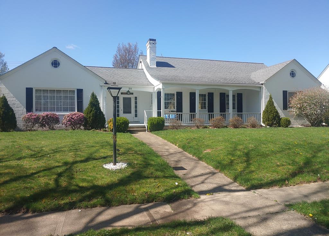 Property at 311 1st Ave, Waverly, OH 45690, 4 beds, 3 baths
