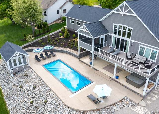 Property at 15 Windsor Dr, Chillicothe, OH 45601, 5 beds, 4 baths