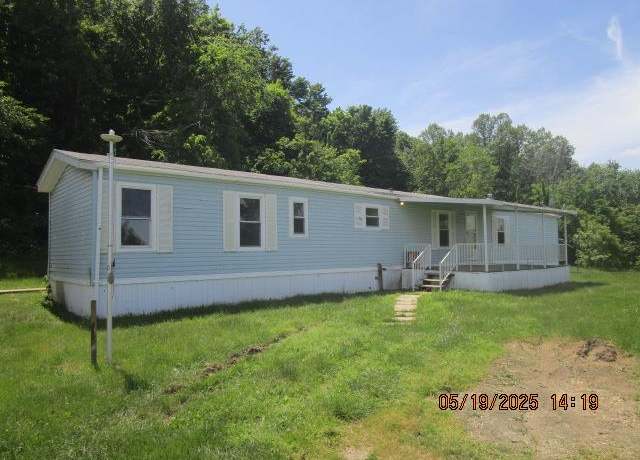 Property at 121 Rinehart Rd, Chillicothe, OH 45601, 3 beds, 1.5 baths