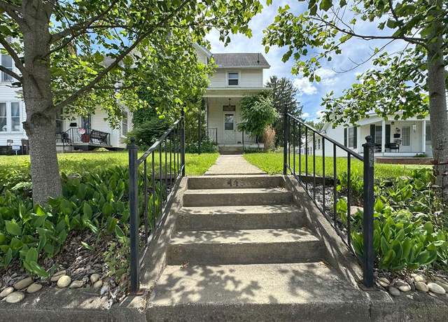 Property at 445 E Main St, Circleville, OH 43113, 3 beds, 2 baths