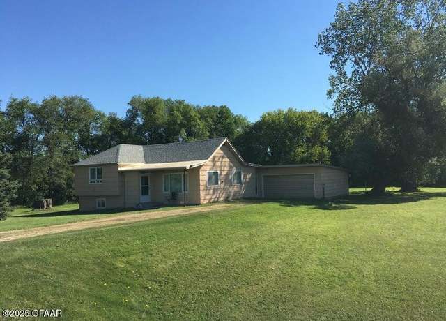 Property at 4350 Columbia Rd N, Grand Forks, ND 58203, 3 beds, 1 bath